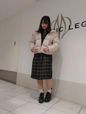 「チェックワンピース」｜「アイテム（ダウンジャケット/コート）」を使った、マジェスティックレゴン天王寺ミオ店スタッフさん（レディース・156cm）の冬コーディネート