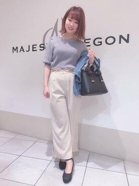 「オフィス」｜「アイテム（デニムジャケット）」を使った、マジェスティックレゴン天王寺ミオ店スタッフさん（レディース・156cm）の冬コーディネート
