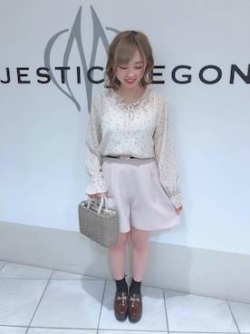 「MAJESTIC LEGON（マジェスティックレゴン）のタイニーハートブラウス（シャツ/ブラウス）」を使った、マジェスティックレゴン天王寺ミオ店スタッフさん（レディース・156cm）の春コーディネート