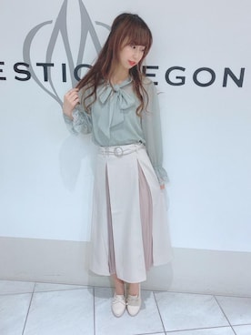 「ピュアリボンブラウス」｜マジェスティックレゴン天王寺ミオ店スタッフさん（レディース・156cm）の春コーディネート