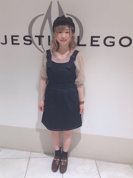 「MAJESTIC LEGON（マジェスティックレゴン）のアイテム（ジャンパースカート）」を使った、マジェスティックレゴン天王寺ミオ店スタッフさん（レディース・156cm）の春コーディネート
