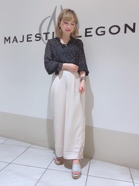 「MAJESTIC LEGON（マジェスティックレゴン）のタイニーハートブラウス（シャツ/ブラウス）」を使った、マジェスティックレゴン天王寺ミオ店スタッフさん（レディース・156cm）の夏コーディネート