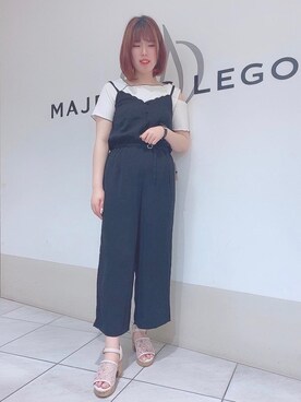 「MAJESTIC LEGON（マジェスティックレゴン）のスカラップキャミサロペット（サロペット/オーバーオール）」を使った、マジェスティックレゴン天王寺ミオ店スタッフさん（レディース・156cm）の夏コーディネート