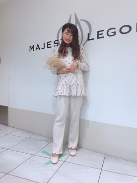 「新作」｜「アイテム（ルームウェア）」を使った、マジェスティックレゴン天王寺ミオ店スタッフさん（レディース・156cm）の秋コーディネート