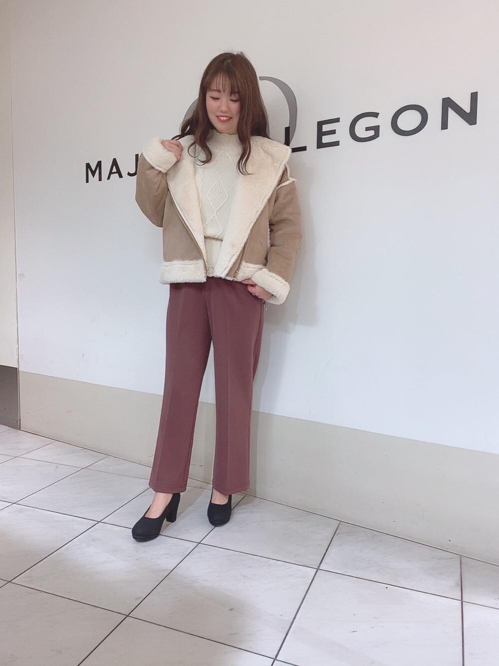 「ニット、アウター、パンツ、パンプス、ライダース、ケーブルニット、MAJESTIC LEGON、ロングパンツ、マジェスティックレゴン」｜「MAJESTIC LEGONのフカフカパンプス（パンプス、ブラック系）」を使った、マジェスティックレゴン天王寺ミオ店スタッフさん（レディース・156cm）の秋コーディネートの1枚目の写真