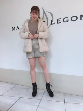 「フードファー」｜マジェスティックレゴン天王寺ミオ店スタッフさん（レディース・156cm）の冬コーディネート