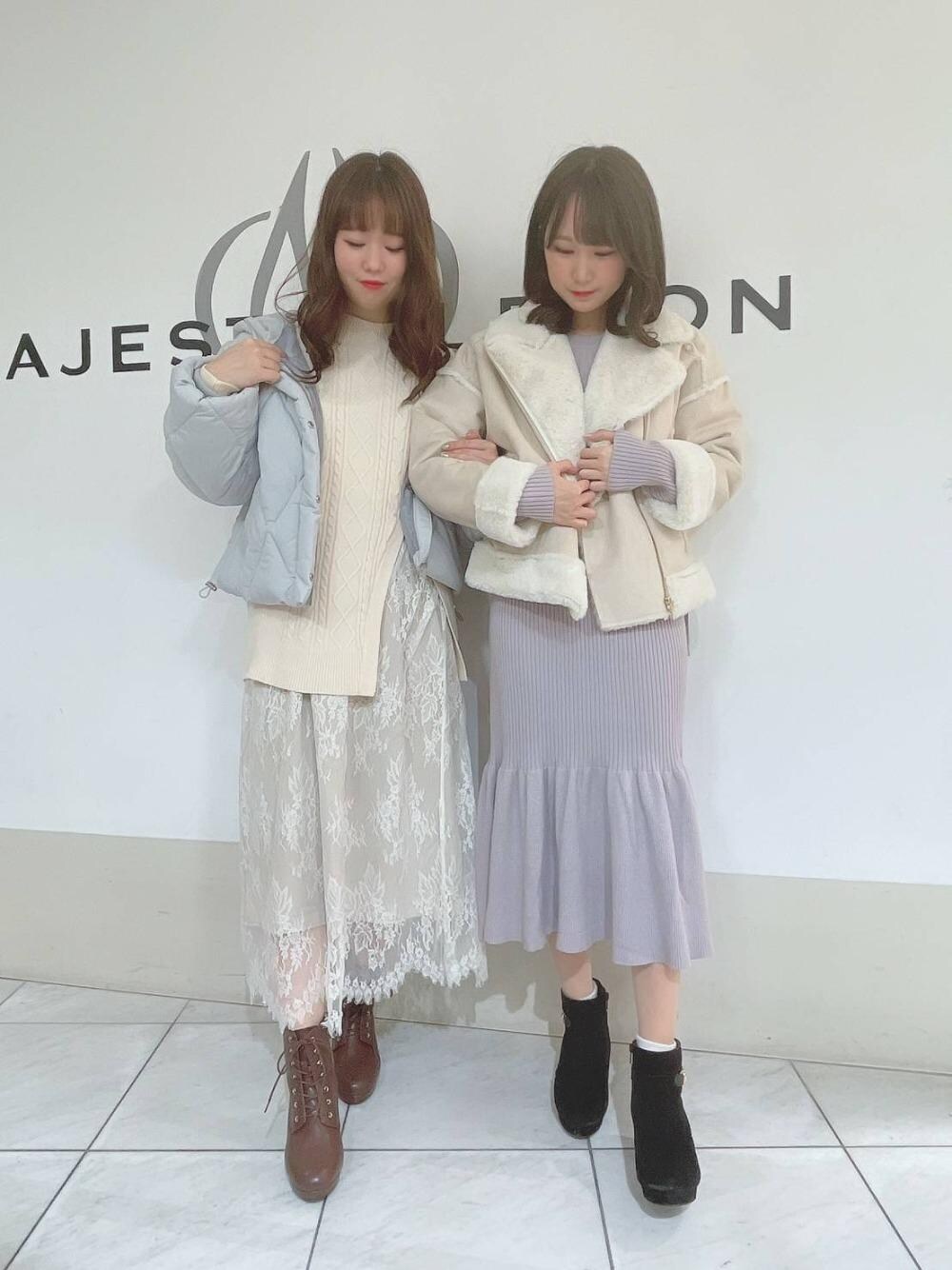 「ニット、ライダース、ダウン、ショートブーツ、ニットワンピース、フェイクムートン、レースアップブーツ、MAJESTIC LEGON、マーメイド、マジェスティックレゴン」｜「MAJESTIC LEGONのレースアップブーツ（ブーツ、ブラウン系）」を使った、マジェスティックレゴン天王寺ミオ店スタッフさん（レディース・155cm）の冬コーディネートの1枚目の写真