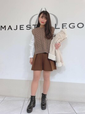 「ニットベスト」｜「アイテム（ライダースジャケット）」を使った、マジェスティックレゴン天王寺ミオ店スタッフさん（レディース・156cm）の冬コーディネート