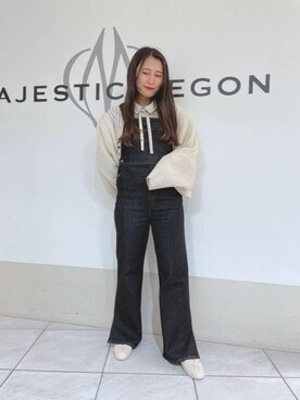 「MAJESTIC LEGON（マジェスティックレゴン）のアイテム（オールインワン・サロペット）」を使った、マジェスティックレゴン天王寺ミオ店スタッフさん（レディース・156cm）の冬コーディネート
