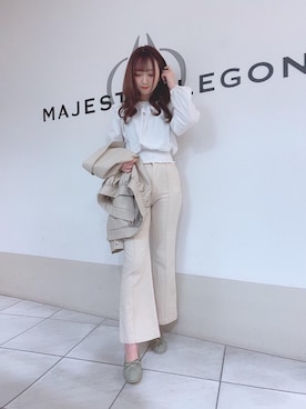 「アイボリー」｜「アイテム（トレンチコート）」を使った、マジェスティックレゴン天王寺ミオ店スタッフさん（レディース・156cm）の冬コーディネート