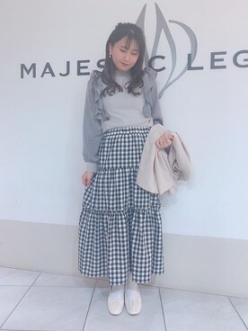 「ティアードスカート」｜「アイテム（トレンチコート）」を使った、マジェスティックレゴン天王寺ミオ店スタッフさん（レディース・151cm）の春コーディネート