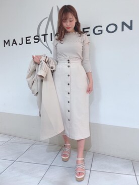「MAJESTIC LEGON（マジェスティックレゴン）のスリムIラインスカート（スカート）」を使った、マジェスティックレゴン天王寺ミオ店スタッフさん（レディース・155cm）の春コーディネート