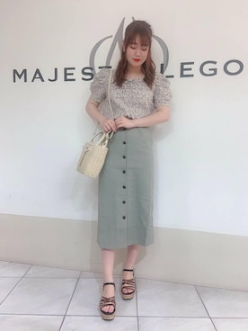 「MAJESTIC LEGON（マジェスティックレゴン）のスリムIラインスカート（スカート）」を使った、マジェスティックレゴン天王寺ミオ店スタッフさん（レディース・159cm）の春コーディネート