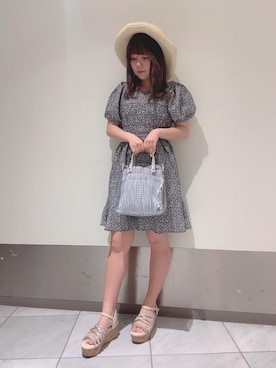 「MAJESTIC LEGON（マジェスティックレゴン）のガーリーフラワーミニワンピ（ワンピース）」を使った、マジェスティックレゴン天王寺ミオ店スタッフさん（レディース・145cm）の春コーディネート