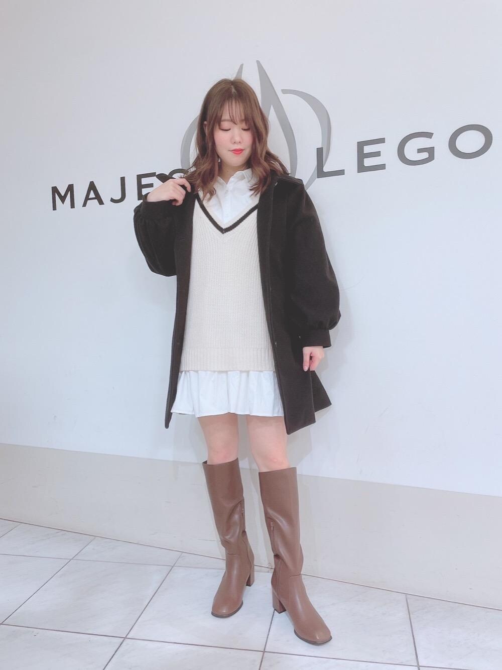 「ワンピース、ニットワンピース、MAJESTIC LEGON、マジェスティックレゴン、ラインニット、あざとかわいい、ぶーつ、あうたー、ロングブーツ👢」｜「MAJESTIC LEGONの美脚ロングブーツ（ブーツ、ブラウン系）」を使った、マジェスティックレゴン天王寺ミオ店スタッフさん（レディース・159cm）の冬コーディネートの1枚目の写真