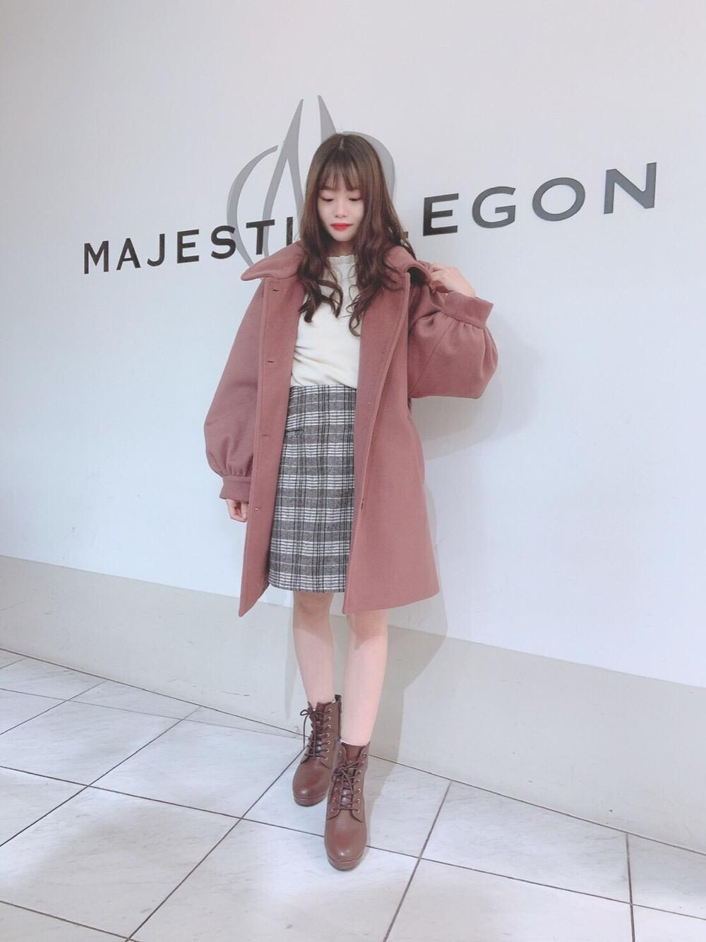 「コート、ミニスカート、チェック柄、トップス、レースアップブーツ、MAJESTIC LEGON、低身長、マジェスティックレゴン、台形スカート、あうたー」｜「MAJESTIC LEGONのレースアップレディブーツ（ブーツ、ブラウン系）」を使った、マジェスティックレゴン天王寺ミオ店スタッフさん（レディース・145cm）の冬コーディネートの1枚目の写真