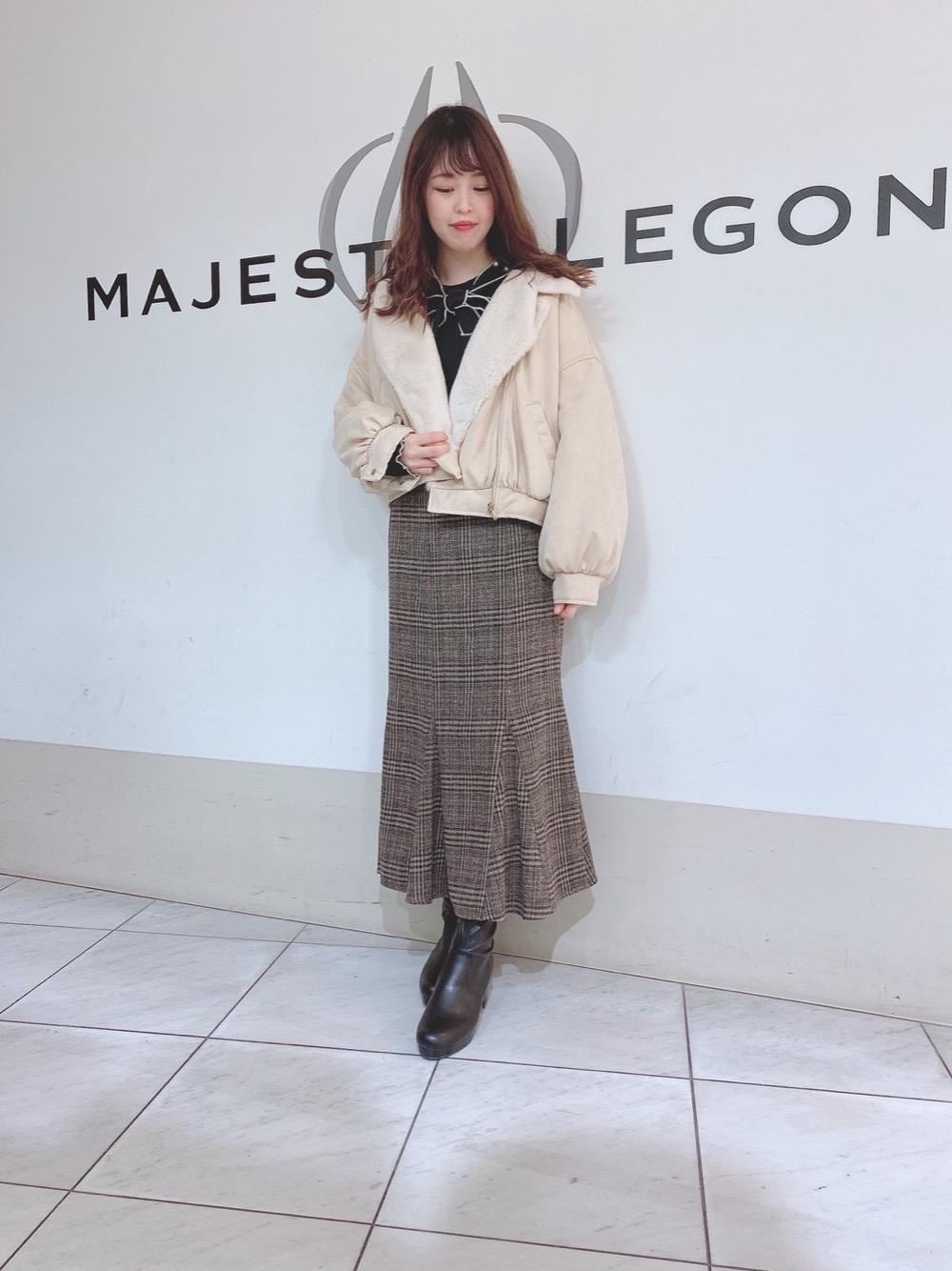 「ファー、ライダース、チェック柄、ロングスカート、マーメイドスカート、MAJESTIC LEGON、低身長、マジェスティックレゴン、あざとかわいい、ぶーつ」｜「MAJESTIC LEGONのレディヒールストレッチブーツ（ブーツ、ブラック系）」を使った、マジェスティックレゴン天王寺ミオ店スタッフさん（レディース・154cm）の冬コーディネートの1枚目の写真
