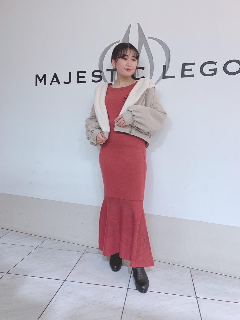 「ワンピース、ライダース、ロングワンピース、MAJESTIC LEGON、低身長、マーメイド、マジェスティックレゴン、オトナカワイイ、ぶーつ、あうたー」｜「MAJESTIC LEGONのレディヒールストレッチブーツ（ブーツ、ブラック系）」を使った、マジェスティックレゴン天王寺ミオ店スタッフさん（レディース・151cm）の冬コーディネートの1枚目の写真
