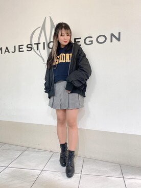 「MAJESTIC LEGON（マジェスティックレゴン）のアイテム（MA-1）」を使った、マジェスティックレゴン天王寺ミオ店スタッフさん（レディース・151cm）の冬コーディネート
