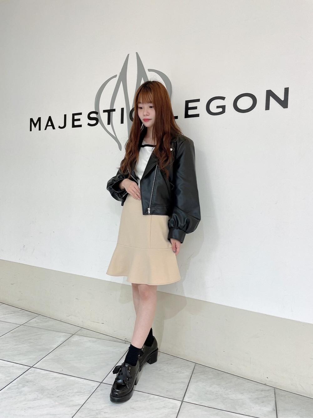「ライダース、人気、MAJESTIC LEGON、低身長、マーメイド、マジェスティックレゴン、モテ、オトナカワイイ、オススメ、新作🤭」｜「MAJESTIC LEGONのLadyショートライダース（ライダースジャケット、ブラック系）」を使った、マジェスティックレゴン天王寺ミオ店スタッフさん（レディース・145cm）の春コーディネートの1枚目の写真