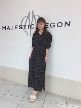「Ｖネック」｜「アイテム（ワンピース/ドレス）」を使った、マジェスティックレゴン天王寺ミオ店スタッフさん（レディース・145cm）の春コーディネート