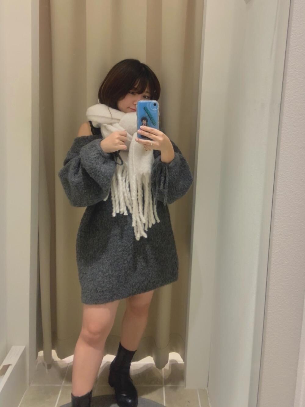 「フェミニン、MAJESTIC LEGON、低身長、マジェスティックレゴン、大人ファッション、骨格ウェーブ、骨格ストレート、イエべ秋、イエべ春、かジュアル」｜「MAJESTIC LEGONの【WEB限定XLサイズあり】フカフカヒールストレッチブーツ（ブーツ、ブラック系）」を使った、マジェスティックレゴン天王寺ミオ店スタッフさん（レディース・145cm）の秋コーディネートの1枚目の写真