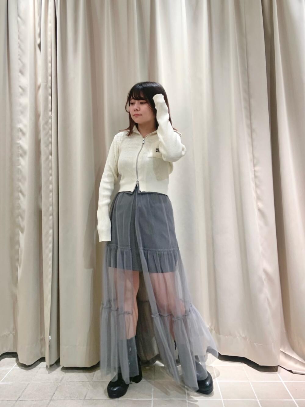 「大人カジュアル、フェミニン、MAJESTIC LEGON、低身長、マジェスティックレゴン、大人ファッション、骨格ウェーブ、骨格ストレート、イエべ秋、イエべ春」｜「MAJESTIC LEGONの【WEB限定XLサイズあり】フカフカヒールストレッチブーツ（ブーツ、ブラック系）」を使った、マジェスティックレゴン天王寺ミオ店スタッフさん（レディース・145cm）の冬コーディネートの1枚目の写真