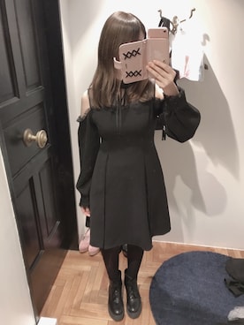 「８(eight)（エイト）のアイテム（ワンピース/ドレス、ブラック系）」を使った、かしゃこさん（レディース・164cm）の春コーディネート