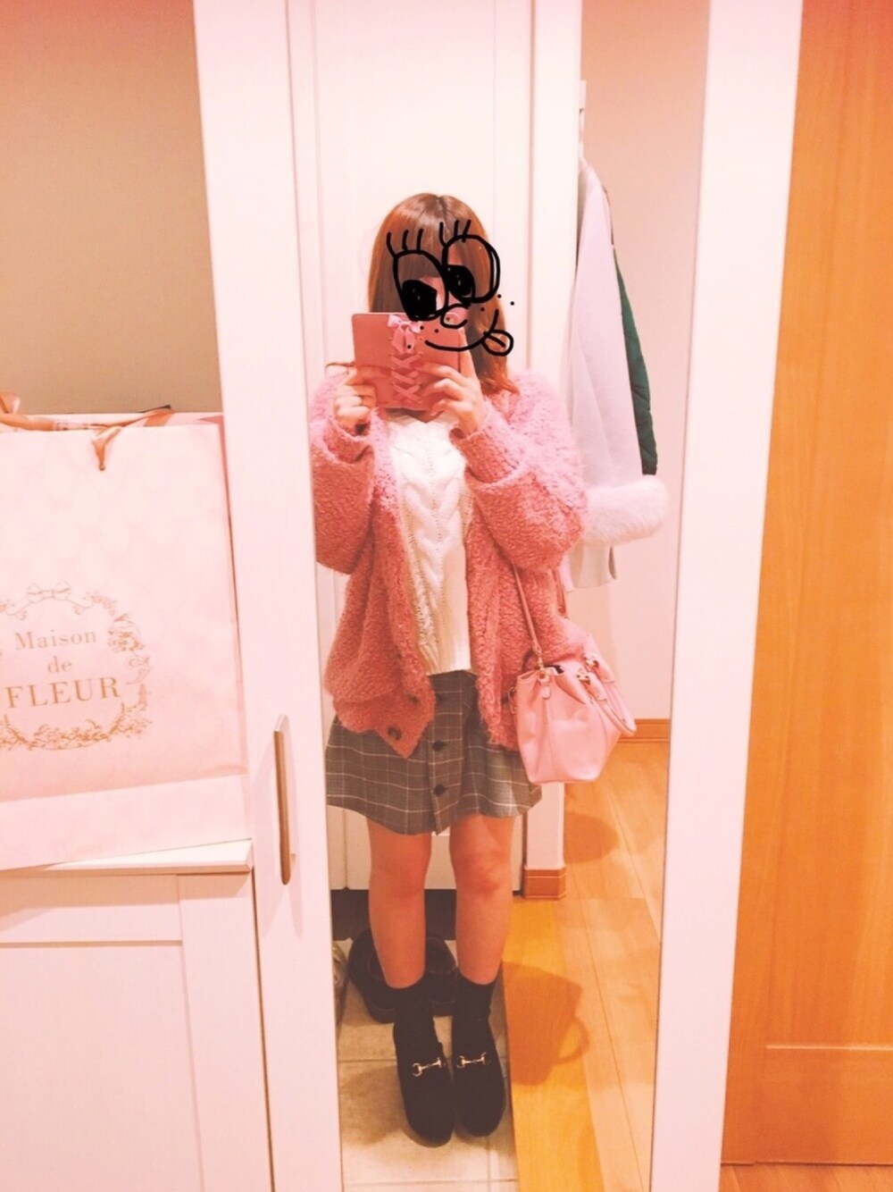 「ゆきんこーで、休日コーデ、dazzlin、Maison de FLEUR 、WEGO、ピンク」｜「dazzlinのジュズモール裏付カーディガン（カーディガン/ボレロ、ピンク系）」を使った、ゆきんこ⊿さん（レディース・156cm）の冬コーディネートの1枚目の写真