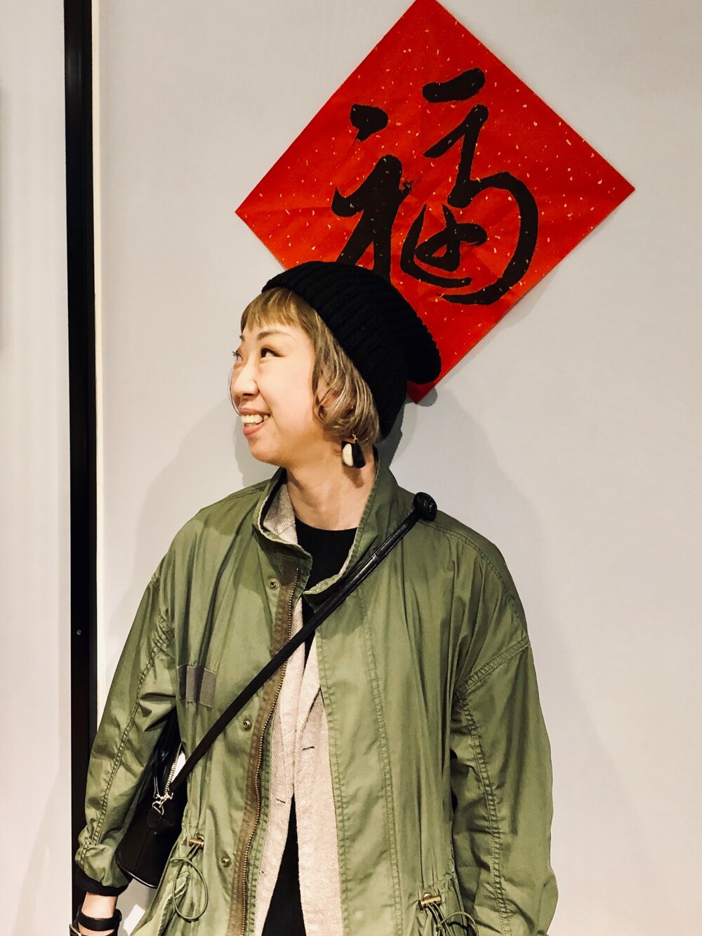 「BEAMS BOYのBEAMS BOY / ライナー付 M-65 タイプ コート（モッズコート、ホワイト系）」を使った、Haze大脚怪さん（レディース・174cm）の春コーディネートの1枚目の写真