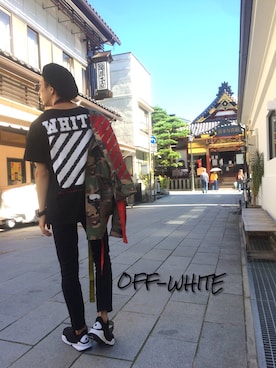 「OFF-WHITE」｜「アイテム（ミリタリージャケット）」を使った、酒井晟史さん（メンズ・169cm）の秋コーディネート