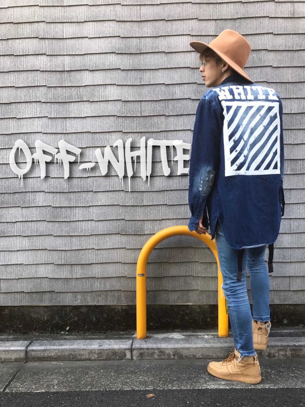 OFF WHITE 『DIAG SPRAY』デニムシャツを使った人気ファッション