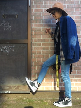 OFF WHITE 『DIAG SPRAY』デニムシャツを使った人気ファッション