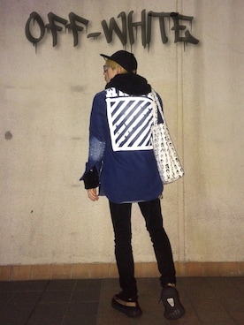OFF WHITE 『DIAG SPRAY』デニムシャツを使った人気ファッション