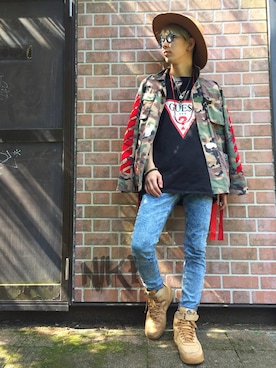 「OFF-WHITE」｜「アイテム（ミリタリージャケット）」を使った、酒井晟史さん（メンズ・169cm）の春コーディネート