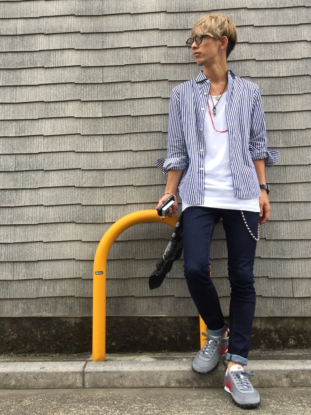 「ナイキ、スニーカー、スニーカーコーデ、夏セールで買いました、夏、お洒落さんとつながりたい、フォローミー、休日スタイル、デニム、ストライプ」｜「EDIFICEのアイテム（シャツ/ブラウス、ブルー系）」を使った、酒井晟史さん（メンズ・169cm）の夏コーディネートの1枚目の写真