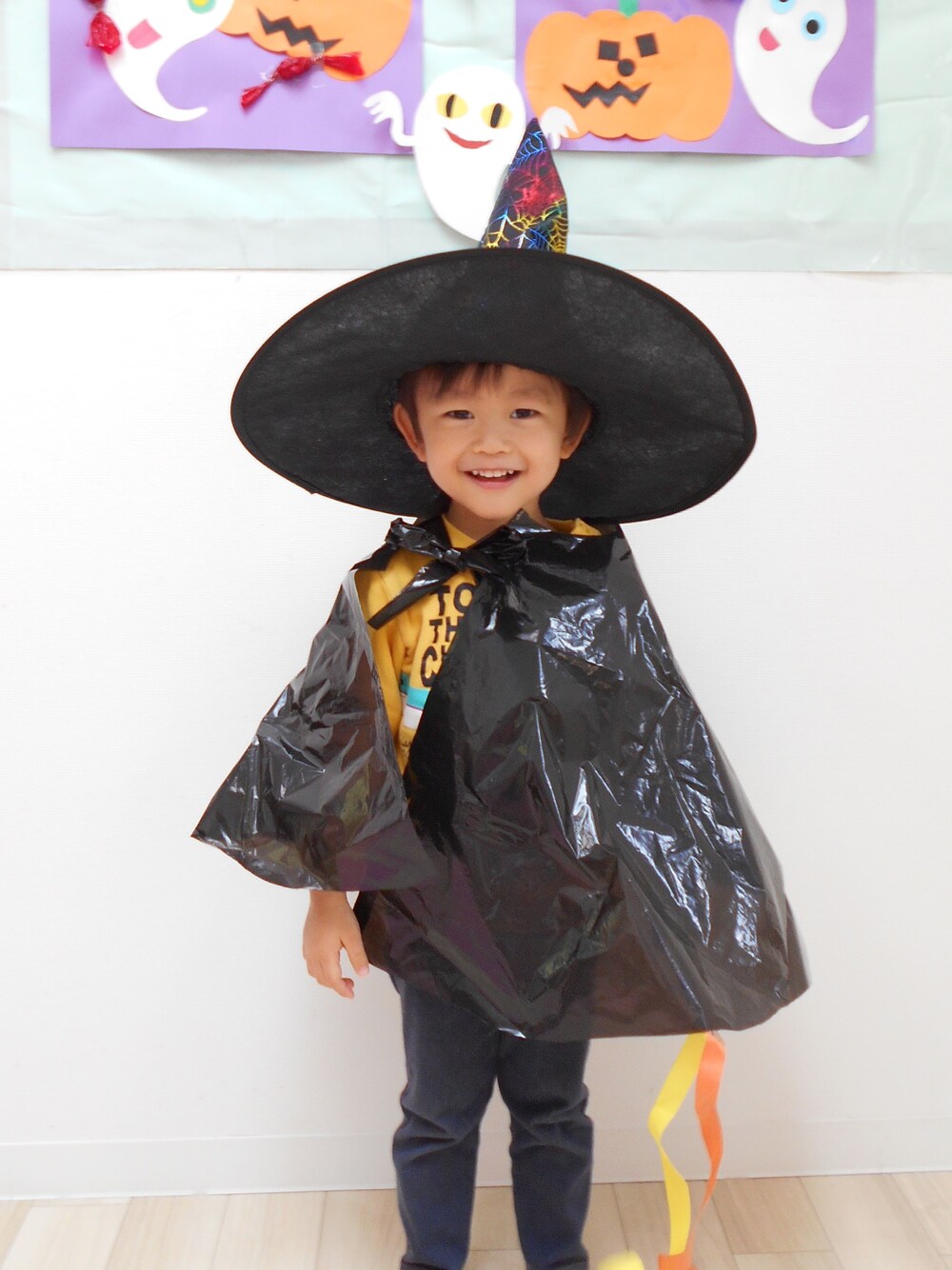 「wearhalloween2017」｜「UNIQLOのアイテム（デニムパンツ、ブルー系）」を使った、aoyamaさん（キッズ・90cm）の秋コーディネートの1枚目の写真