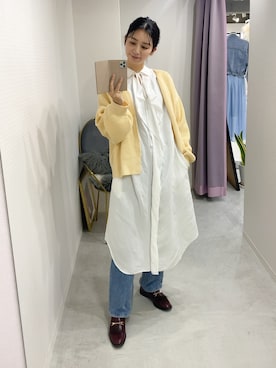 「春めきシューズ」｜「アイテム（シャツワンピース）」を使った、篠原真衣さん（レディース・169cm）の春コーディネート