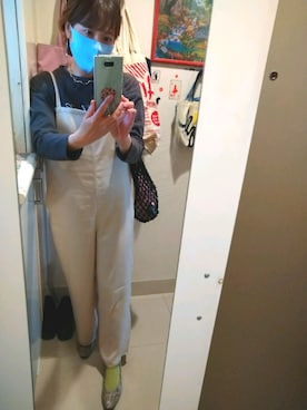 「ベージュパンツ」｜「アイテム（サロペット/オーバーオール）」を使った、miyuringo0707さん（レディース・157cm）の春コーディネート