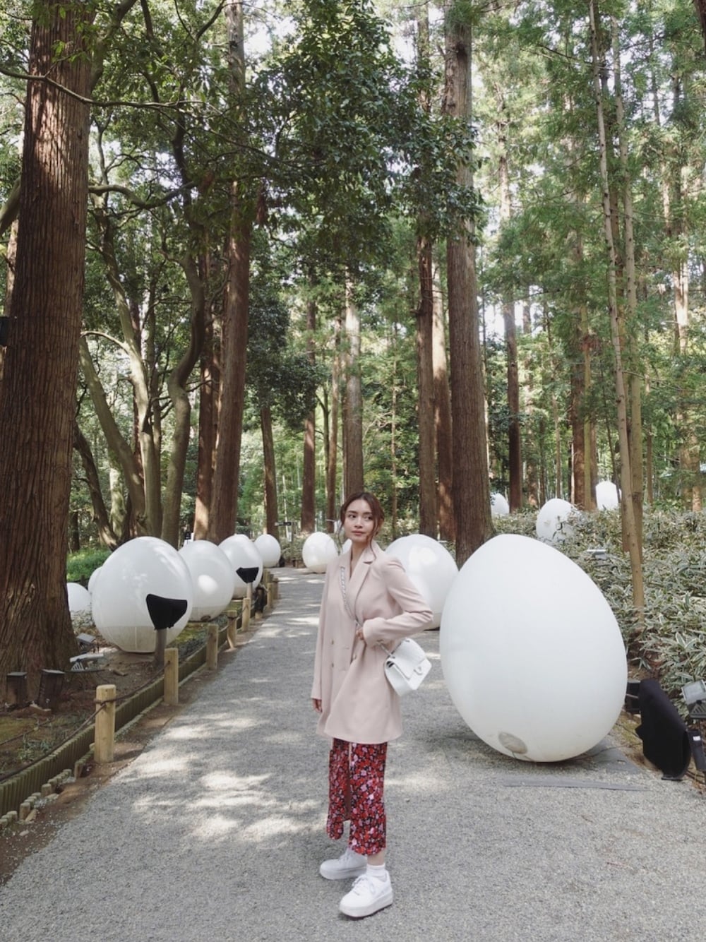 「spring、pink、red、blazer、dress、かわいい、Cute、fashion、fashion blogger」｜「ZARAのアイテム（ジャケット/アウター、ピンク系）」を使った、erikabocalanさん（レディース・160cm）の春コーディネートの1枚目の写真
