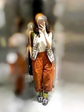 「アイテム（チノパンツ、オレンジ系）」を使った、NataLie Haさん（レディース・156cm）の夏コーディネート