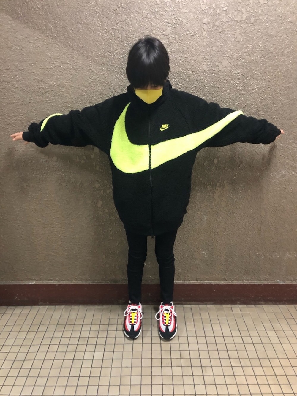 「ナイキ、NIKE、エアマックス、AIR MAX、ストリート、スポーツミックス、ボアジャケット」｜「NIKEのナイキ スポーツウェア ユニセックス フルジップ スウッシュ ジャケット / NIKE（その他アウター、ブラック系）」を使った、ru-neiさん（キッズ・150cm）の秋コーディネートの1枚目の写真