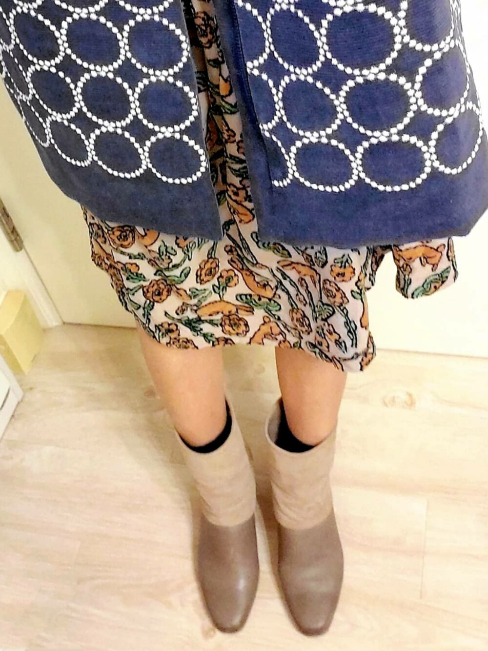 「秋のコーデ、大人カジュアル、女の子コーデ、mina perhonen、Nanettestyle、boots、日系极简」｜「mina perhonenのアイテム（ブーツ、グレー系）」を使った、nathanie211さん（レディース・157cm）の秋コーディネートの1枚目の写真