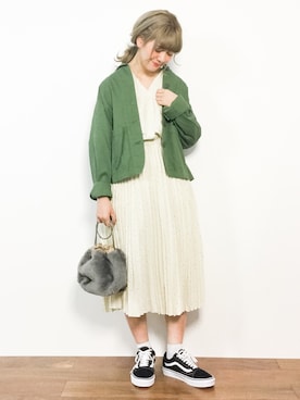 「巾着バッグ」｜「アイテム（ミリタリージャケット）」を使った、piya*さん（レディース・154cm）の春コーディネート