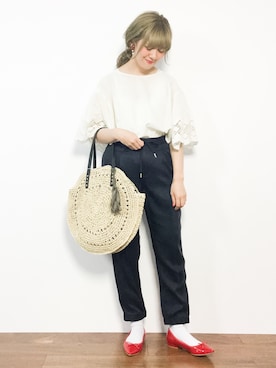 「スカラップ」｜「アイテム（チノパンツ）」を使った、piya*さん（レディース・154cm）の春コーディネート
