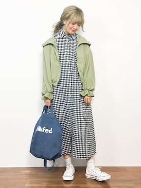 「チェックワンピース」｜「アイテム（マウンテンパーカー）」を使った、piya*さん（レディース・154cm）の春コーディネート