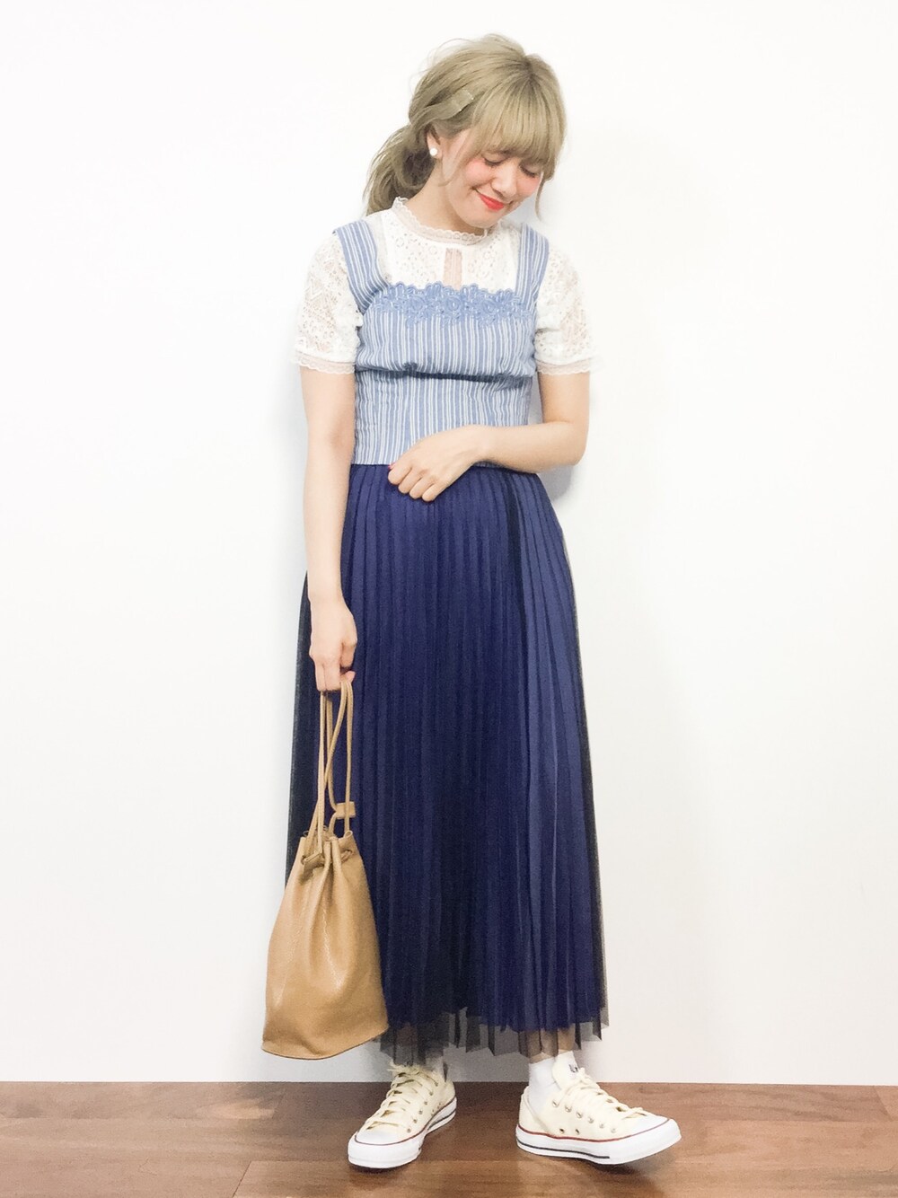 「ブルー、ストライプ、チュールスカート、大人カジュアル、プリーツスカート、春コーデ、ノースリーブ、白ブラウス、刺繍ブラウス、レースブラウス」｜「MERLOTの総レースフリルブラウス2757（シャツ/ブラウス、ホワイト系）」を使った、piya*さん（レディース・154cm）の春コーディネートの1枚目の写真