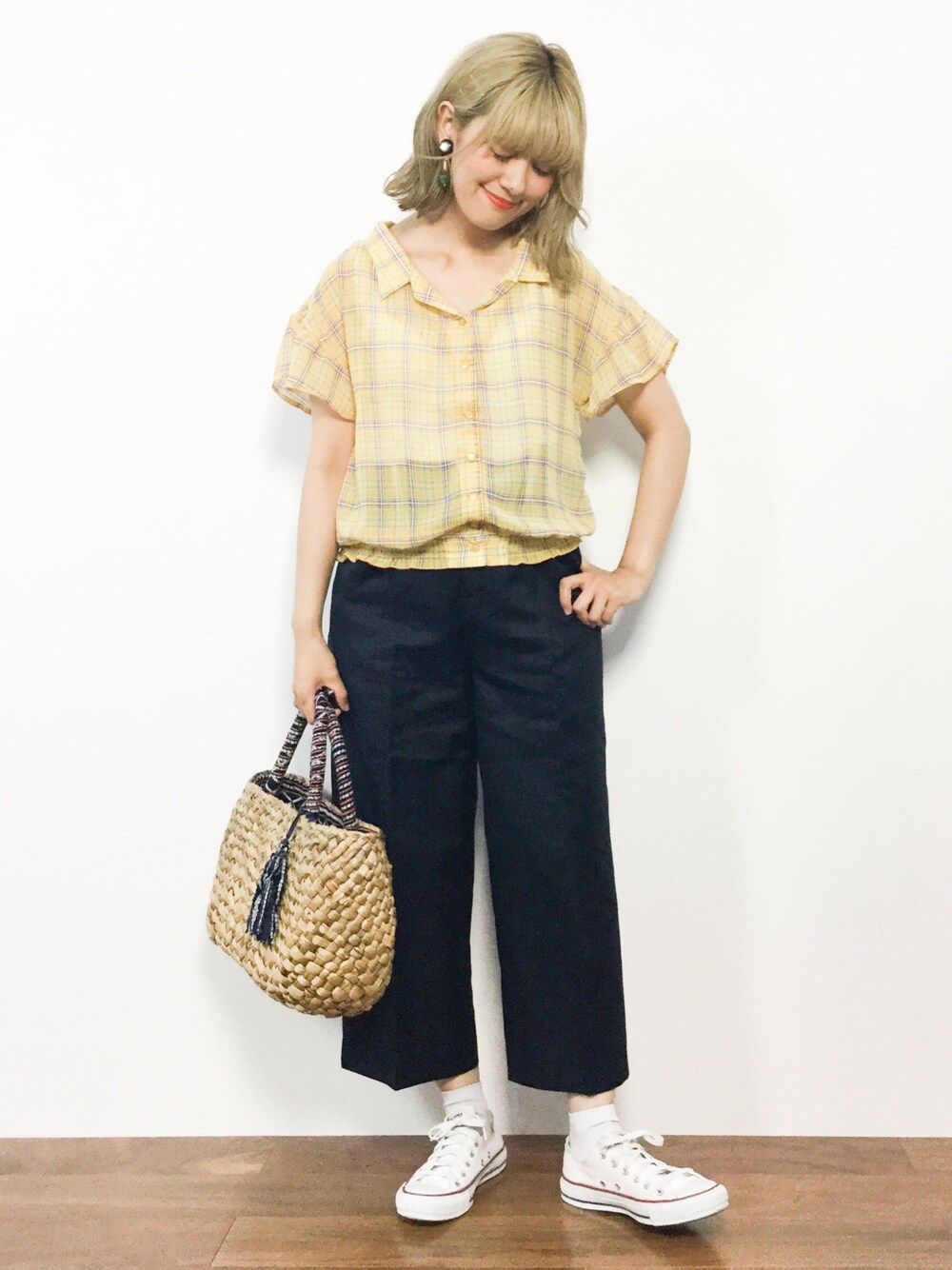 「イエロー、ネイビー、大人カジュアル、クロップドパンツ、リネン、かごバッグ、夏コーデ、マドラスチェック、オープンカラーシャツ、開襟シャツ」｜「Heatherのマドラスチェックカイキンシャツ　796564（シャツ/ブラウス、イエロー系）」を使った、piya*さん（レディース・154cm）の夏コーディネートの1枚目の写真