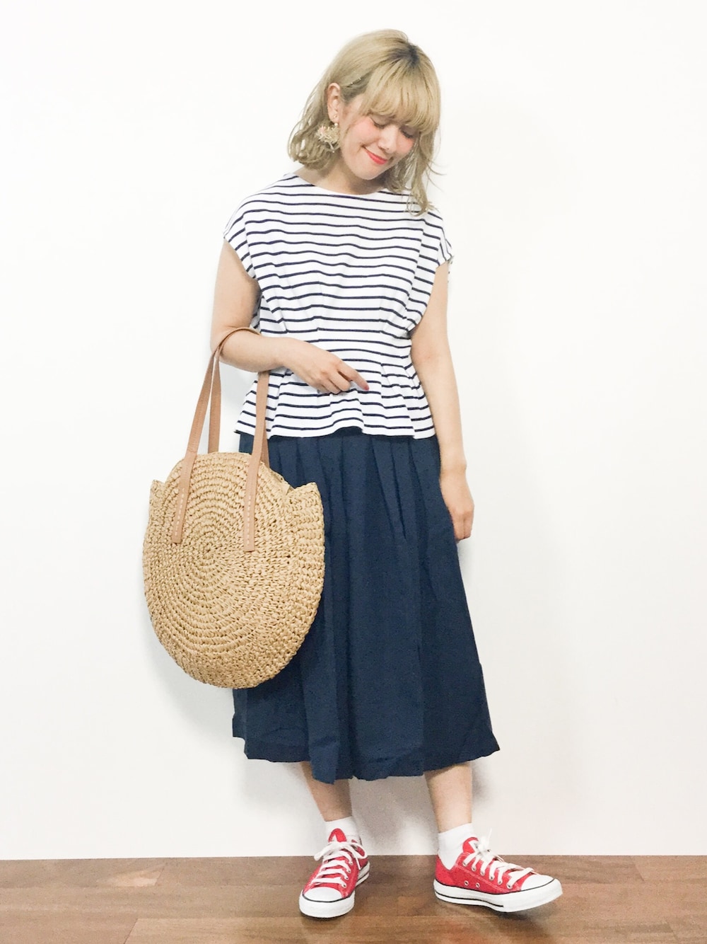 「コンバース、ボーダー、Tシャツ、ネイビー、ナチュラル、大人カジュアル、キュロットパンツ、かごバッグ、夏コーデ、サーマル」｜「CIAOPANIC TYPYのウエストタックサーマルTee（Tシャツ/カットソー、ブルー系）」を使った、piya*さん（レディース・154cm）の夏コーディネートの1枚目の写真