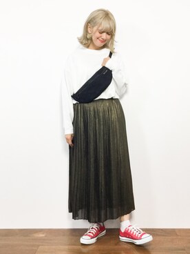 シフォンラメプリーツ ミモレ丈スカートを使った人気ファッション 